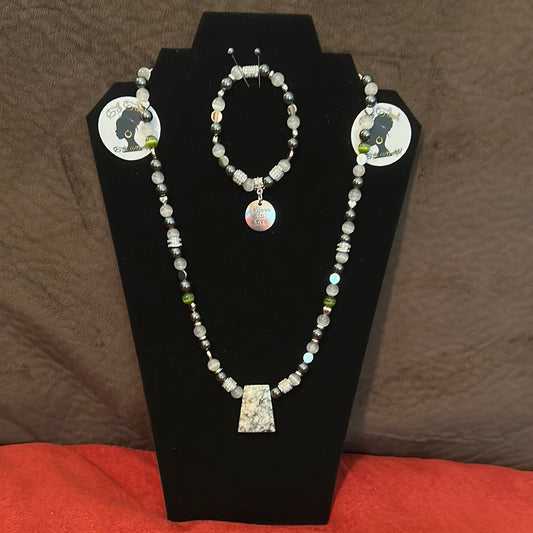 Necklace & bracelet set